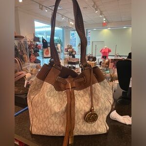 Michael Kors Drawstring Bucket Bag
